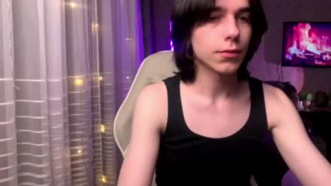 masonsilver_ online show from June 3, 3:17 pm
