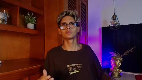   online show from October 2, 5:03 am