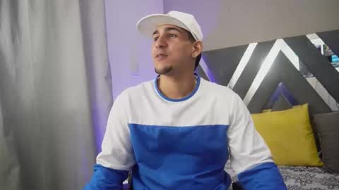 Snapshot of massimo_vidal chatting on October 4, 3:48 am massimo_vidal online show from October 4, 3:48 am