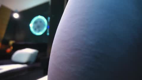 Snapshot of massimowalton2 chatting on November 17, 2:12 pm massimowalton2 online show from November 17, 2:12 pm