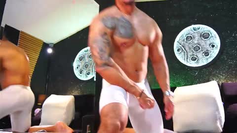 massimowalton2 online show from January 13, 2:33 pm