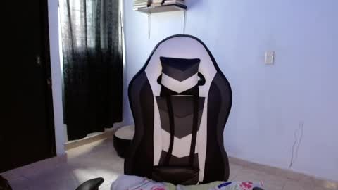 master_black777 online show from April 8, 3:56 pm