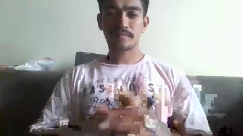 Snapshot of master_leoo chatting on May 20, 5:24 am master_leoo online show from May 20, 5:24 am