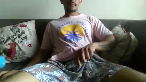Snapshot of master_leoo chatting on June 11, 4:32 am master_leoo online show from June 11, 4:32 am