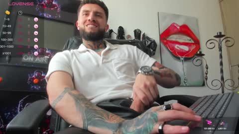 Snapshot of master_steven_01 chatting on December 19, 9:06 pm steven online show from December 19, 9:06 pm