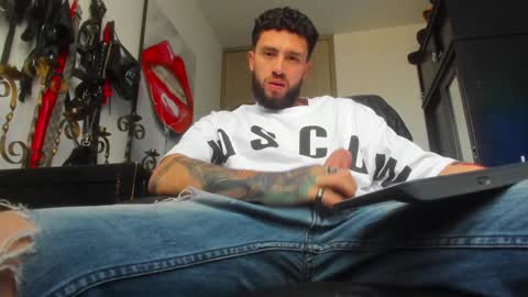 Snapshot of master_steven_01 chatting on December 28, 10:34 pm steven online show from December 28, 10:34 pm