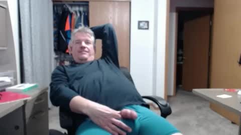 Snapshot of master_thorn chatting on February 4, 3:11 am Master Thorn online show from February 4, 3:11 am