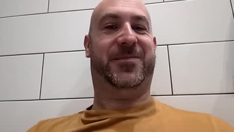 Snapshot of masterclass69er chatting on October 7, 8:33 am Bob online show from October 7, 8:33 am