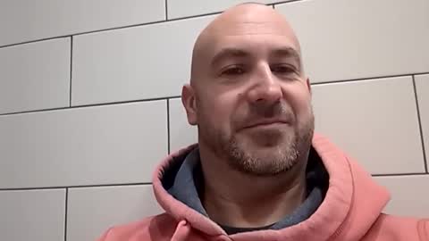 Snapshot of masterclass69er chatting on October 23, 9:52 am Bob online show from October 23, 9:52 am