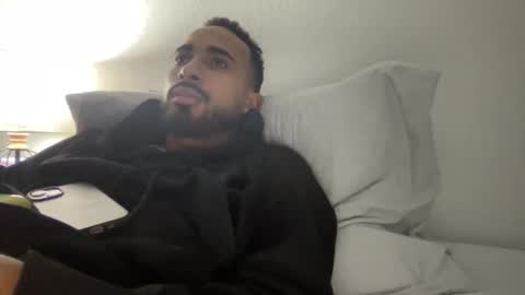 Snapshot of masterjah77 chatting on December 17, 5:18 am masterjah77 online show from December 17, 5:18 am