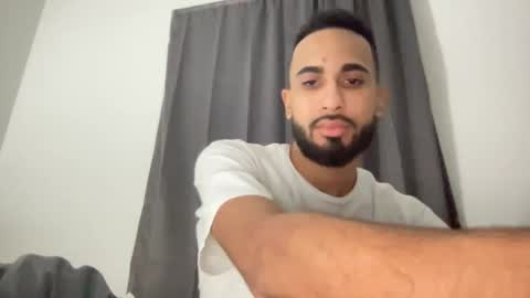 Snapshot of masterjah77 chatting on December 30, 6:20 am masterjah77 online show from December 30, 6:20 am