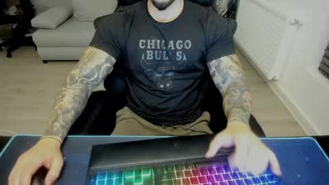 Snapshot of masterkingmuscle chatting on March 1, 11:47 pm masterkingmuscle online show from March 1, 11:47 pm