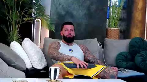 masterkingofmuscle online show from December 4, 8:01 am