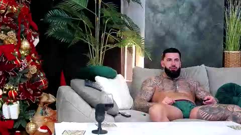 masterkingofmuscle online show from December 17, 9:54 pm