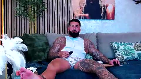 Snapshot of masterkingofmuscle chatting on June 30, 7:53 am masterkingofmuscle online show from June 30, 7:53 am