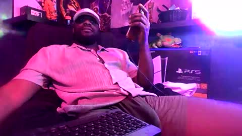 Snapshot of mastermarvel22 chatting on February 19, 7:54 pm BlackMarvel online show from February 19, 7:54 pm