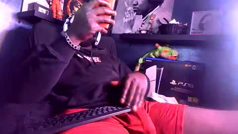 Snapshot of mastermarvel22 chatting on February 21, 2:56 am BlackMarvel online show from February 21, 2:56 am