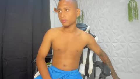 mastermorenohot23 online show from May 6, 5:14 am