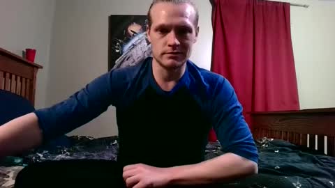 Snapshot of masterurlookin420 chatting on February 22, 6:50 am masterurlookin420 online show from February 22, 6:50 am