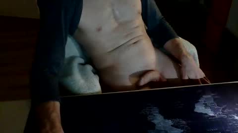 Snapshot of masturbatemindbreaker chatting on December 8, 10:14 pm MasturbateMindbreaker online show from December 8, 10:14 pm