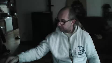 Snapshot of mat11efou chatting on February 26, 8:48 am mat11efou online show from February 26, 8:48 am