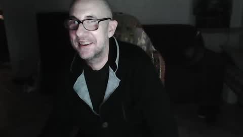 Snapshot of mat11efou chatting on March 9, 7:34 am mat11efou online show from March 9, 7:34 am