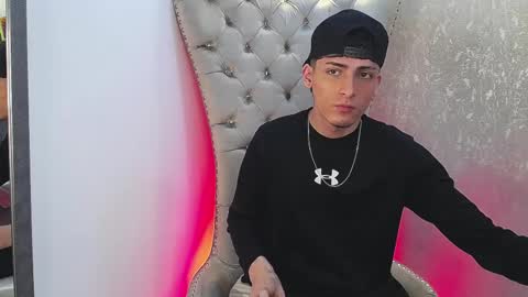 Snapshot of mateo_mitchell chatting on October 14, 4:35 am mateo mitchell online show from October 14, 4:35 am