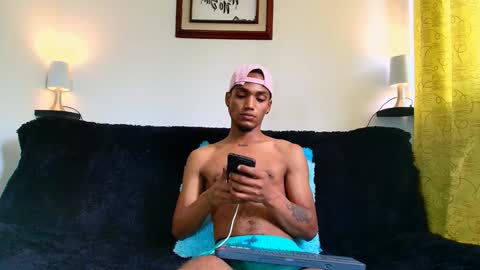 Mateo and Noah online show from December 24, 7:00 pm