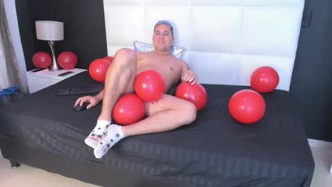 Snapshot of mateoandmia chatting on January 25, 2:26 am Matheo and Mia online show from January 25, 2:26 am