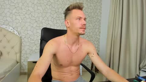 Snapshot of mateobenjamin chatting on December 22, 8:36 pm MateoBenjamin online show from December 22, 8:36 pm