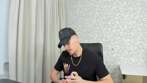 Snapshot of mateobenjamin chatting on January 24, 7:28 pm MateoBenjamin online show from January 24, 7:28 pm