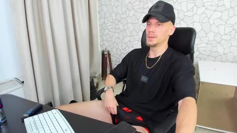 Snapshot of mateobenjamin chatting on February 8, 2:49 pm MateoBenjamin online show from February 8, 2:49 pm