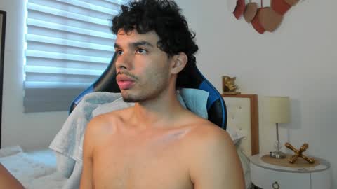 Snapshot of mateoleone chatting on January 2, 8:46 pm Matt online show from January 2, 8:46 pm