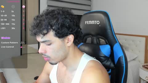 Snapshot of mateoleone chatting on January 21, 1:29 am Matt online show from January 21, 1:29 am