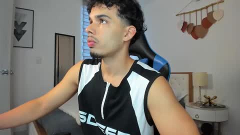 Snapshot of mateoleone chatting on March 1, 7:15 pm Matt online show from March 1, 7:15 pm