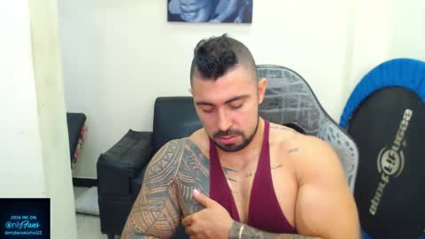 Snapshot of mateosexyhot22 chatting on May 1, 3:27 pm Mateo online show from May 1, 3:27 pm