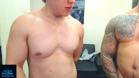Snapshot of mateosexyhot22 chatting on May 7, 8:36 pm Mateo online show from May 7, 8:36 pm