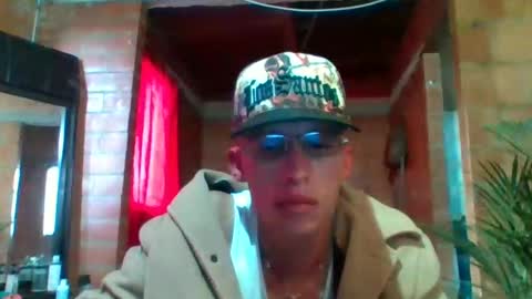 Snapshot of mateoxxxpor chatting on November 9, 8:51 pm alamora online show from November 9, 8:51 pm