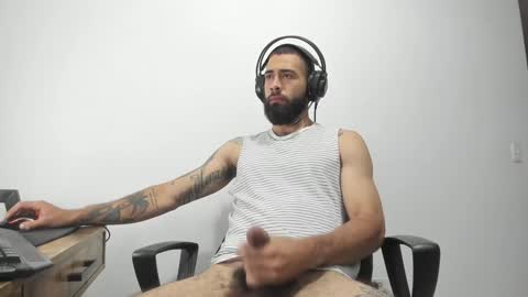 Snapshot of matheusbeard2 chatting on December 31, 3:45 am Matheus online show from December 31, 3:45 am