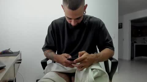 Snapshot of matheusbeard2 chatting on November 22, 10:42 pm Matheus online show from November 22, 10:42 pm