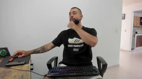 Snapshot of matheusbeard2 chatting on November 28, 4:31 pm Matheus online show from November 28, 4:31 pm