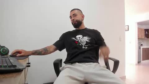 Snapshot of matheusbeard2 chatting on November 30, 8:35 pm Matheus online show from November 30, 8:35 pm