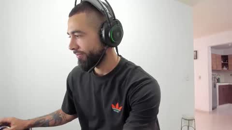 Snapshot of matheusbeard2 chatting on December 3, 9:13 pm Matheus online show from December 3, 9:13 pm