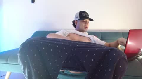 STRURIBE ON INSTAGRAM online show from January 11, 6:57 pm