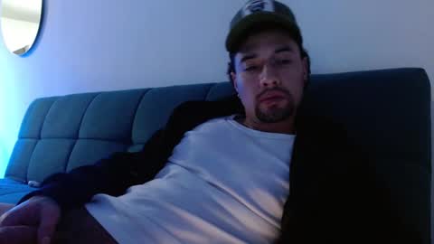 STRURIBE ON INSTAGRAM online show from February 20, 6:37 am