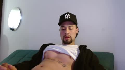 STRURIBE ON INSTAGRAM online show from March 3, 11:16 am