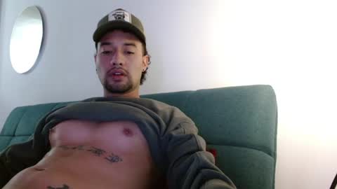 STRURIBE ON INSTAGRAM online show from April 21, 11:29 pm