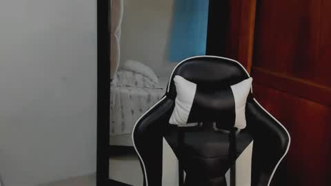 mathews_smith online show from April 13, 11:37 am