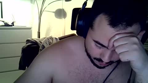 Snapshot of mathou34 chatting on December 4, 10:30 pm Mathou online show from December 4, 10:30 pm