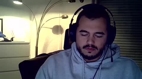 Snapshot of mathou34 chatting on December 5, 6:33 pm Mathou online show from December 5, 6:33 pm